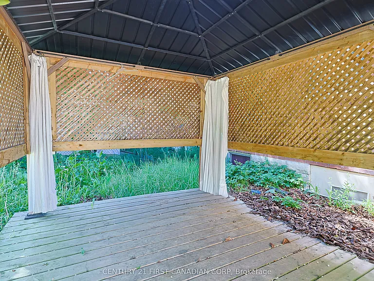 444 Dorinda St #MAIN FLOOR — Photo 31