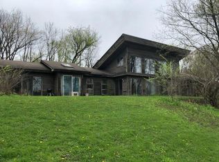 40W892 Kings Mill Rd, St Charles, IL 60175