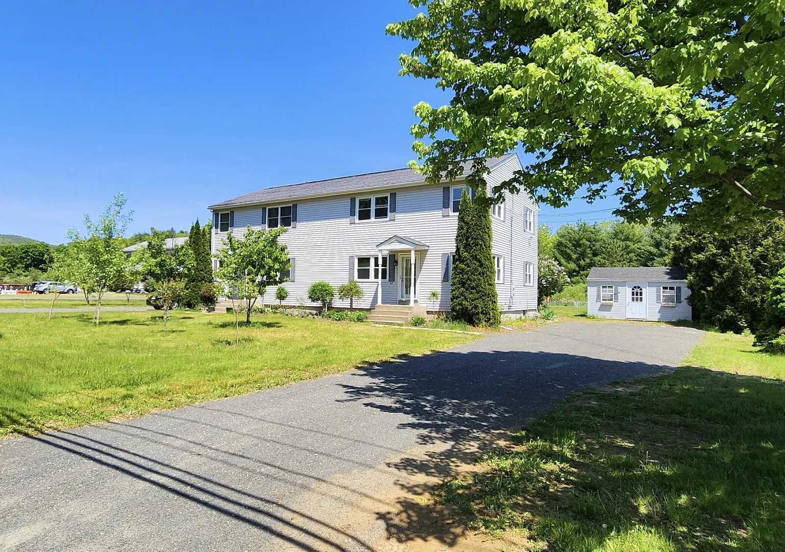 3 bed, 1.5 bath, 1512 sqft, $2,650 — Photo 3