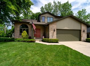 1356 Claycrest Rd, Vandalia, OH 45377