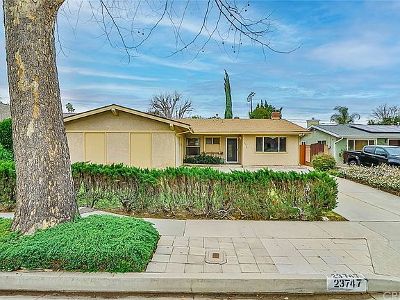 3rd image of 23747 Archwood St