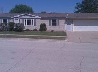 415 Melody Ln, Valders, WI 54245