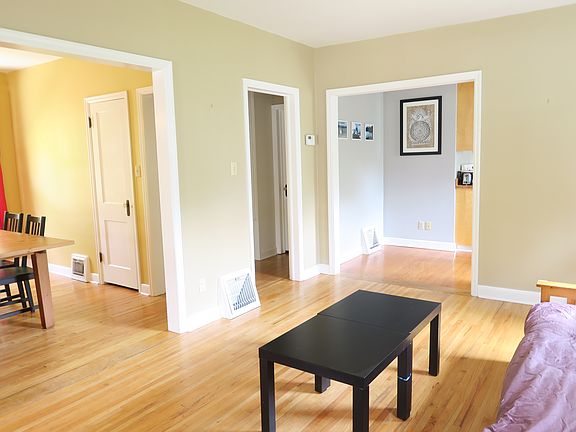 5th image of 214 Plum St N