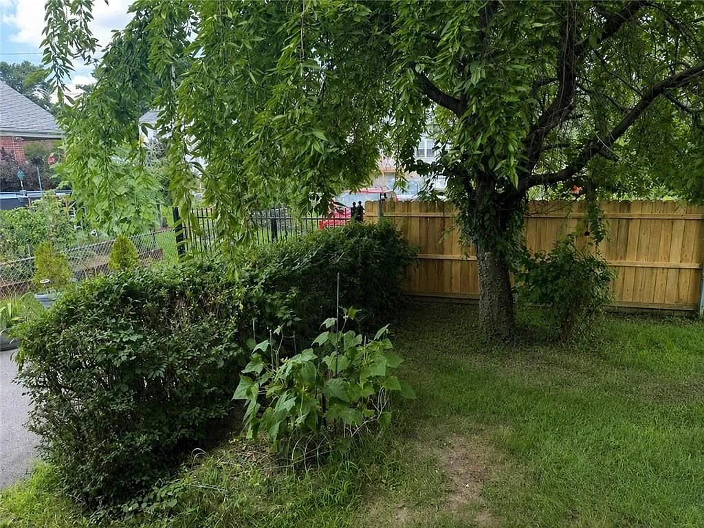 2 bed, 1.0 bath, 829 sqft, $2,800 — Photo 3
