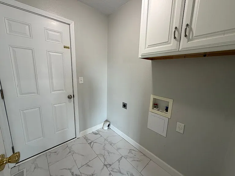 135 Lyle Curtis Cir — Photo 20