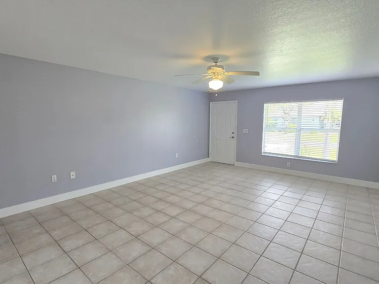 104 Charles Dr — Photo 3