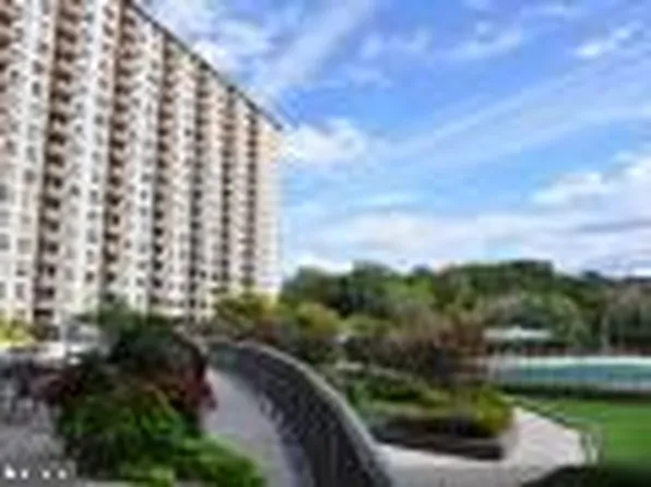 5225 Pooks Hill Rd, Bethesda, MD