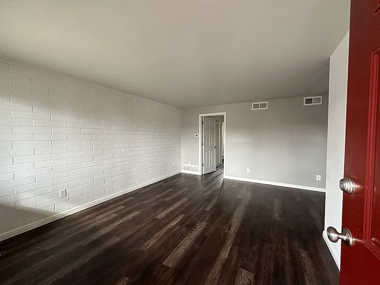 428 E 5th Ave #6 — Photo 17