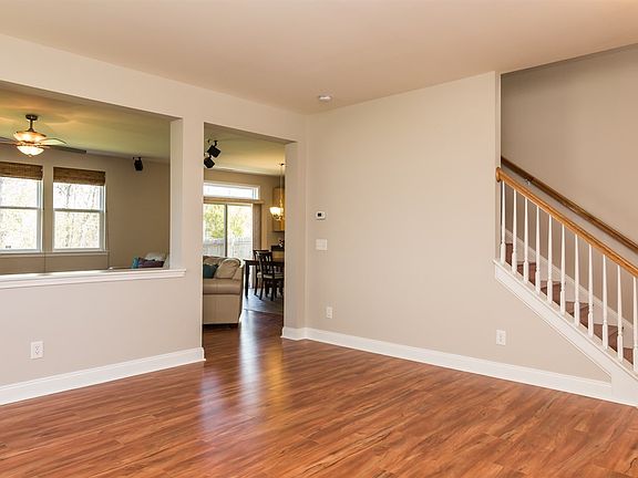 4th image of 627 Ashburn Ln