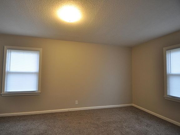 5th image of 1826 J Ave NE