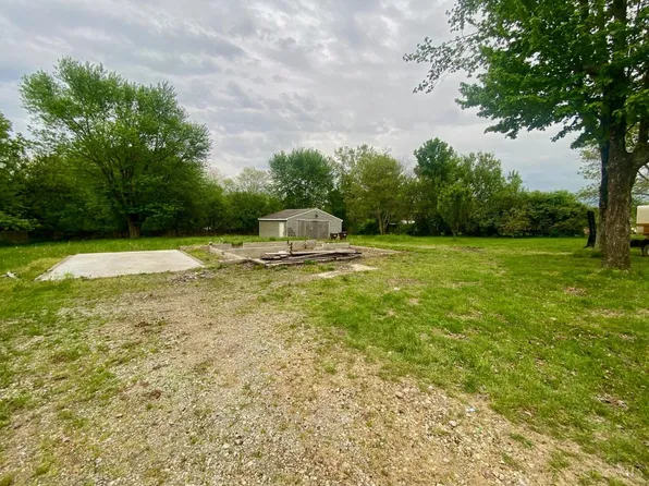 1462 S Waynesville Rd, Oregonia, OH 45054