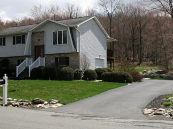 51 Linda Ln, Carbondale, PA 18407