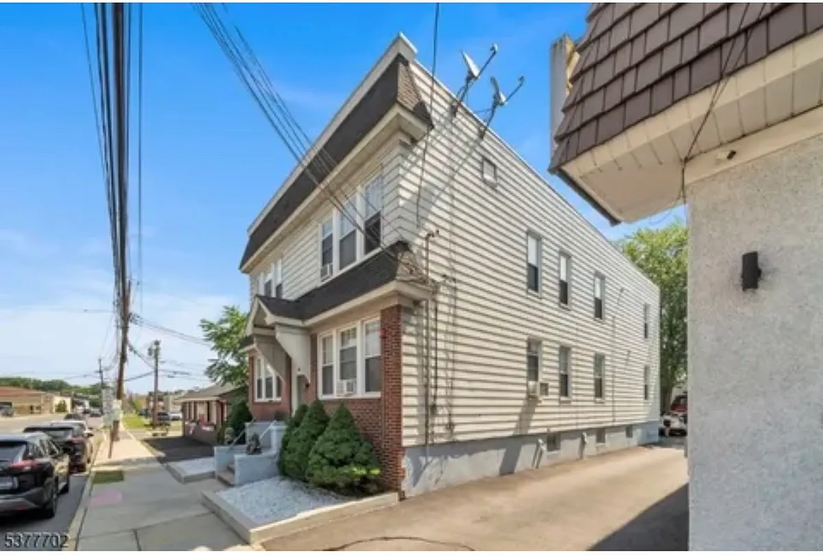 Building Photo - Passaic Ave