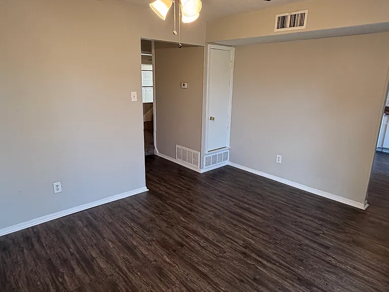 415 Stonehenge Dr — Photo 10