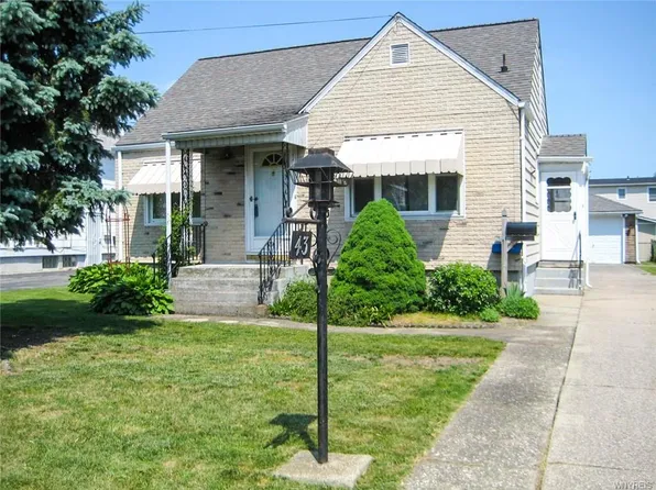 43 Crestwood Pl, Cheektowaga, NY 14225