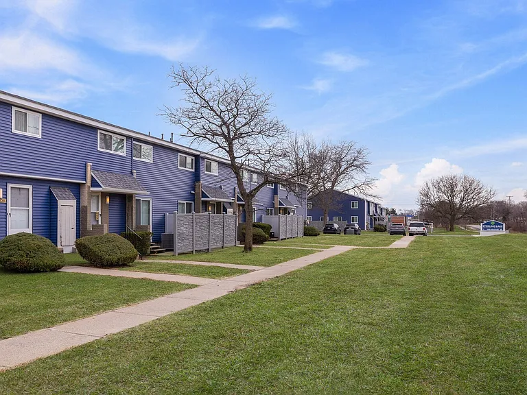 Sterling Lake - Sterling Heights, MI — Photo 33