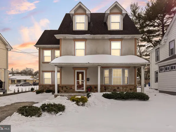 208 Chestnut St, Mount Holly, NJ 08060