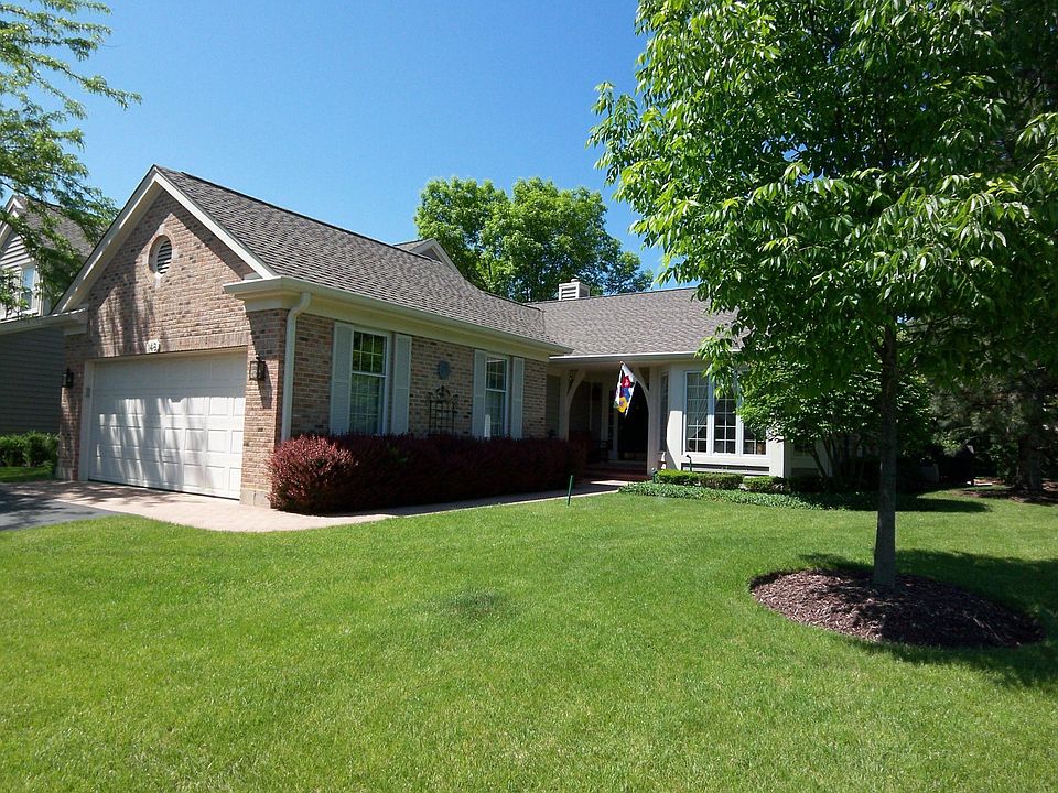 Corner lot...end unit with lots of light