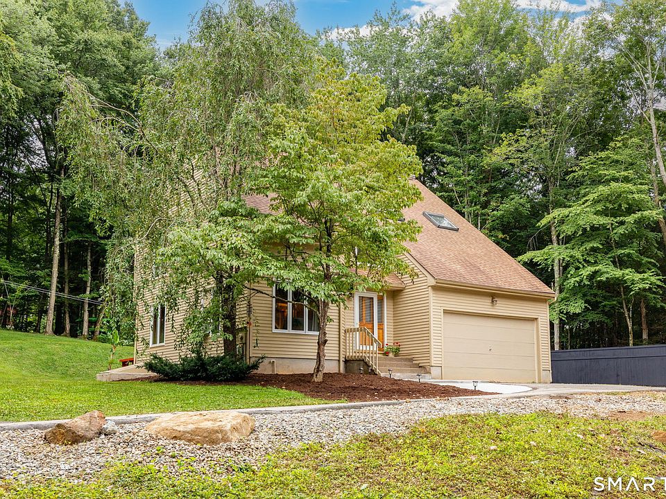 1st image of 1386 Cedar Swamp Road