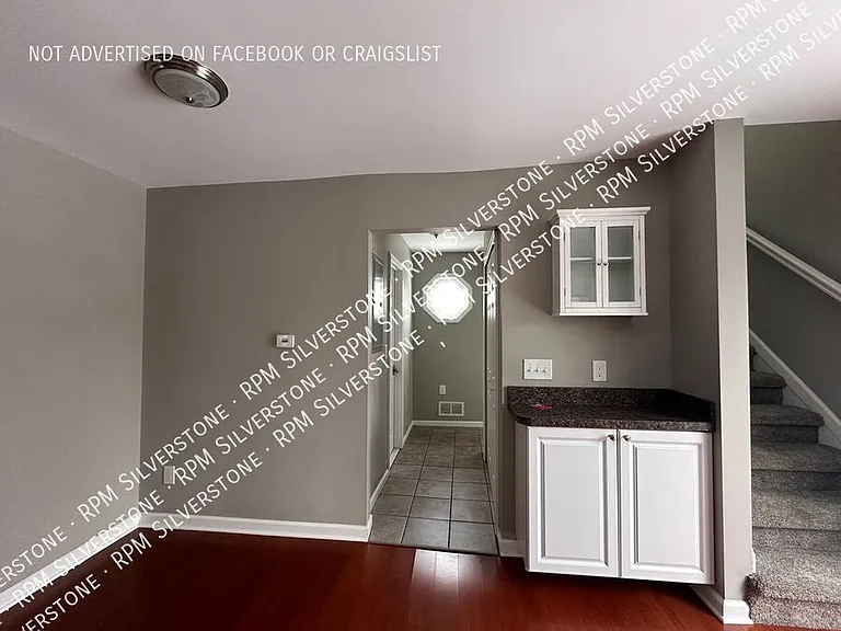 3113 Emmons Ave — Photo 5