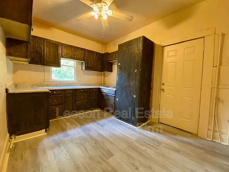 2 bed, 1.0 bath, 921 sqft, $725 — Photo 4