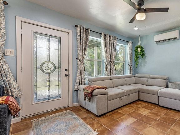 5th image of 9910A Archer Ln