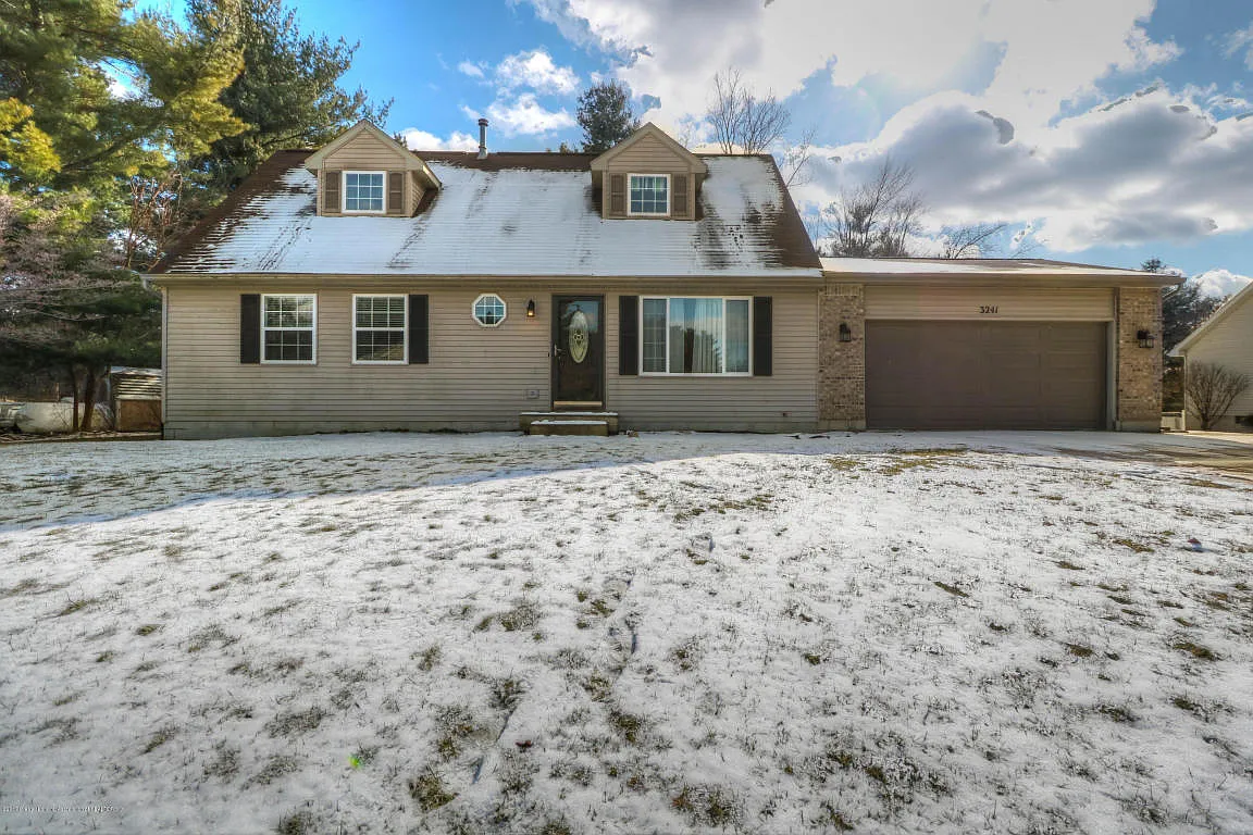 3241 Whitetail Ln photo 1