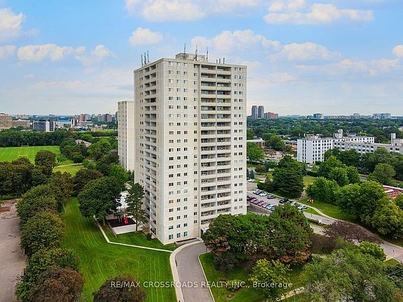 3rd image of 1350 York Mills Rd #906