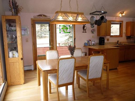 dining rm, the dr goes to the back deck