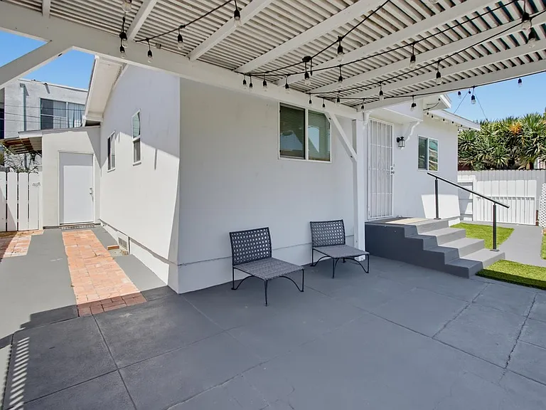 4222 Myrtle Ave — Photo 5