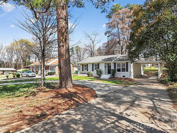 3rd image of 1234 Clanton Rd #15