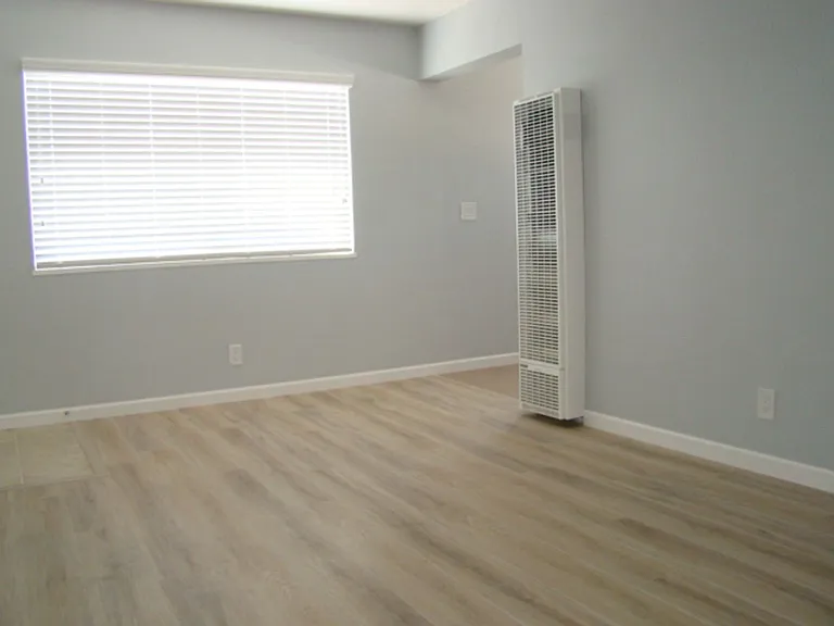 665 Johanna Ave — Photo 2