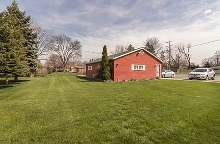 3rd image of 1321 Balmoral Ave APT 2N