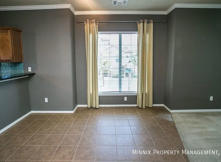 2101 Main St #1 — Photo 15