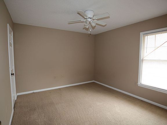 5th image of 140 Lanier Dr #105