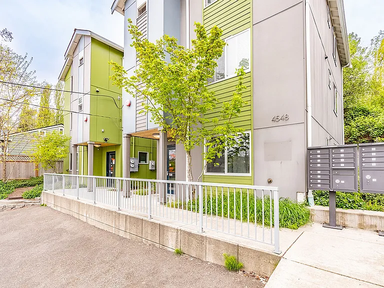 Elegant, Efficient Studios in Beautiful Delridge! — Photo 7