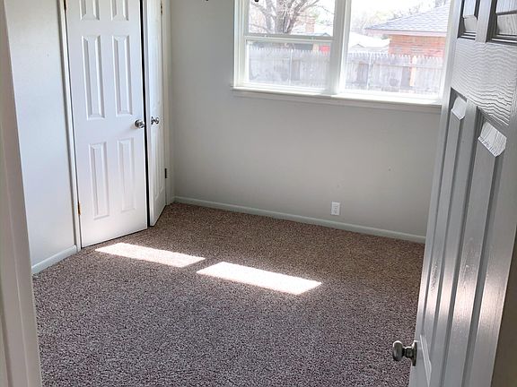 5th image of 705 Taylor Ln