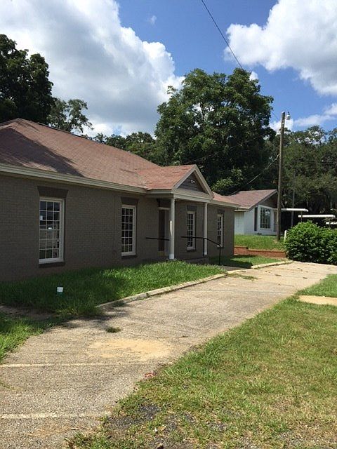 1st image of 2518 Capital Cir SE