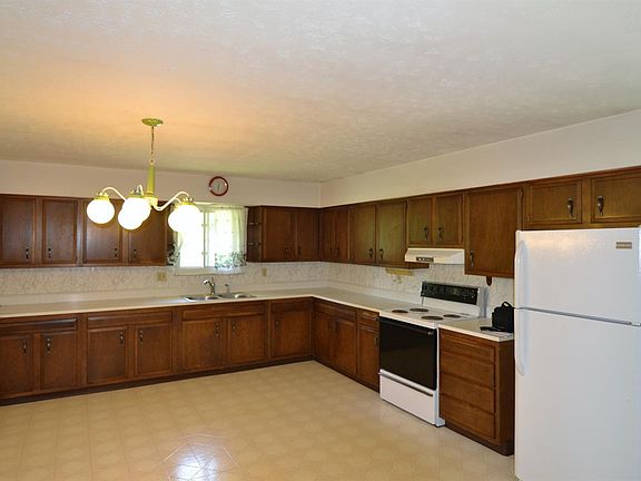 5th image of 9650 Richard Dr
