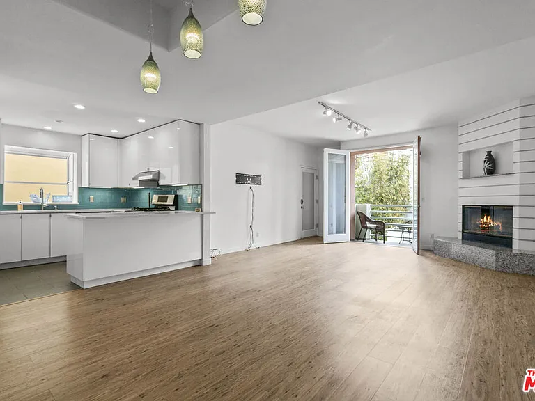 123 Galleon St #B — Photo 4