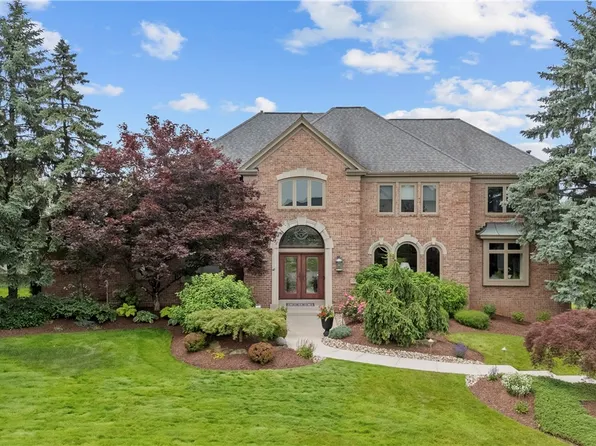 1055 Saint Mellion Dr, Presto, PA 15142