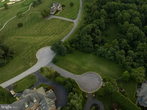 4 Hayfields Ct, Cockeysville, MD 21030