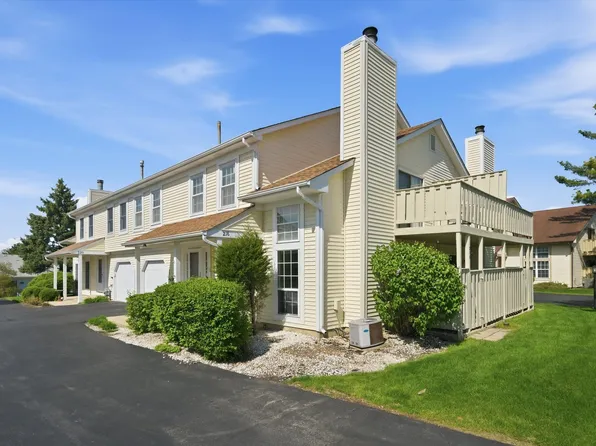 216 Whitewood Dr, Streamwood, IL 60107