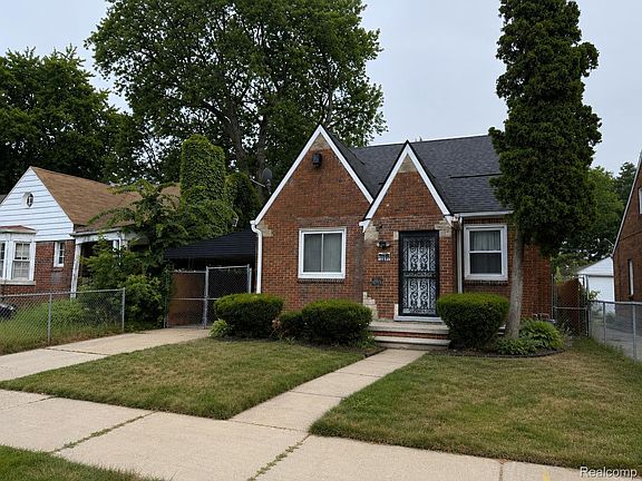 2nd image of 10441 Roxbury St