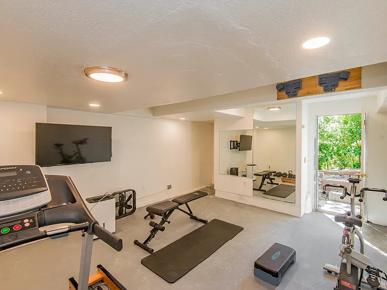 214 S Avenue 50 #1/5 — Photo 14