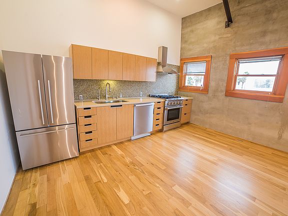 5th image of 8 Brooks Ave