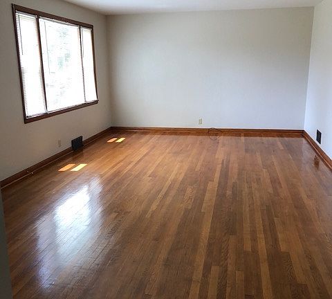 3rd image of 1024 Glenmore Ave