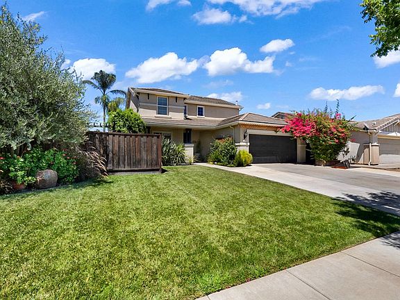 2nd image of 1443 Longhorn Ln