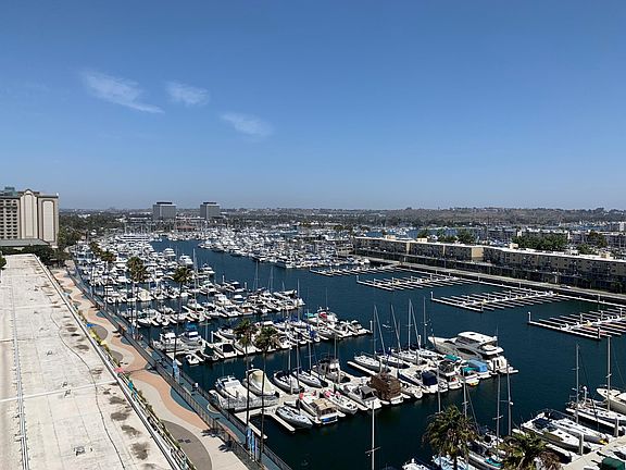 3rd image of 4267 Marina City Dr