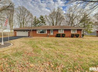 6 Lakewind Dr, Springfield, IL 62703